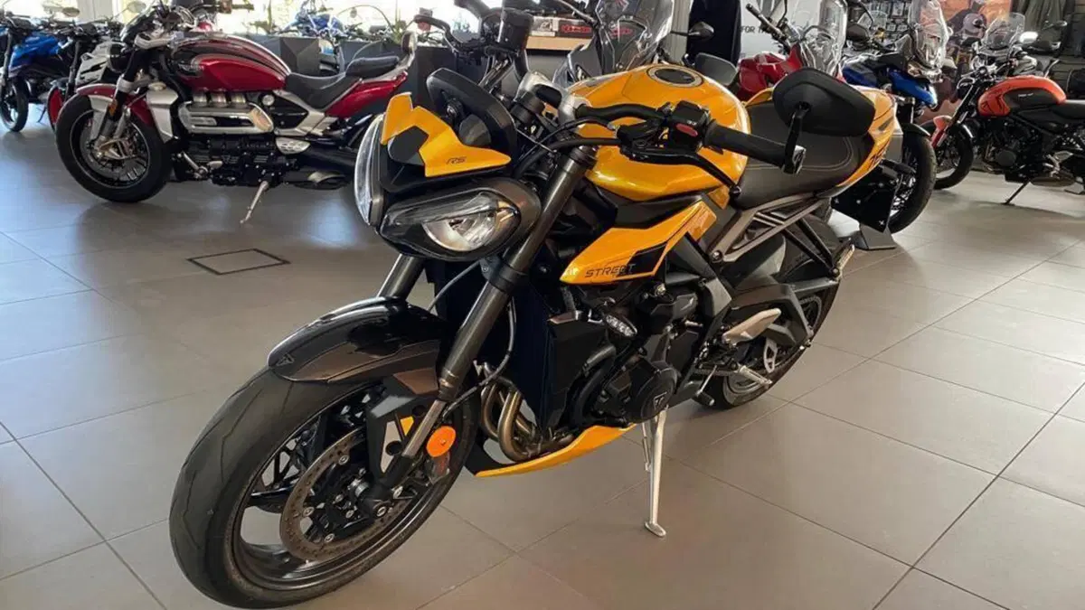 Triumph Street Triple RS (2020 - 22)  (4)