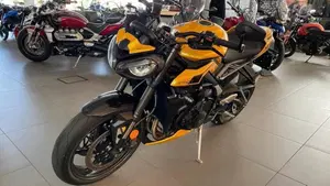 Triumph Street Triple RS (2020 - 22)  (4)