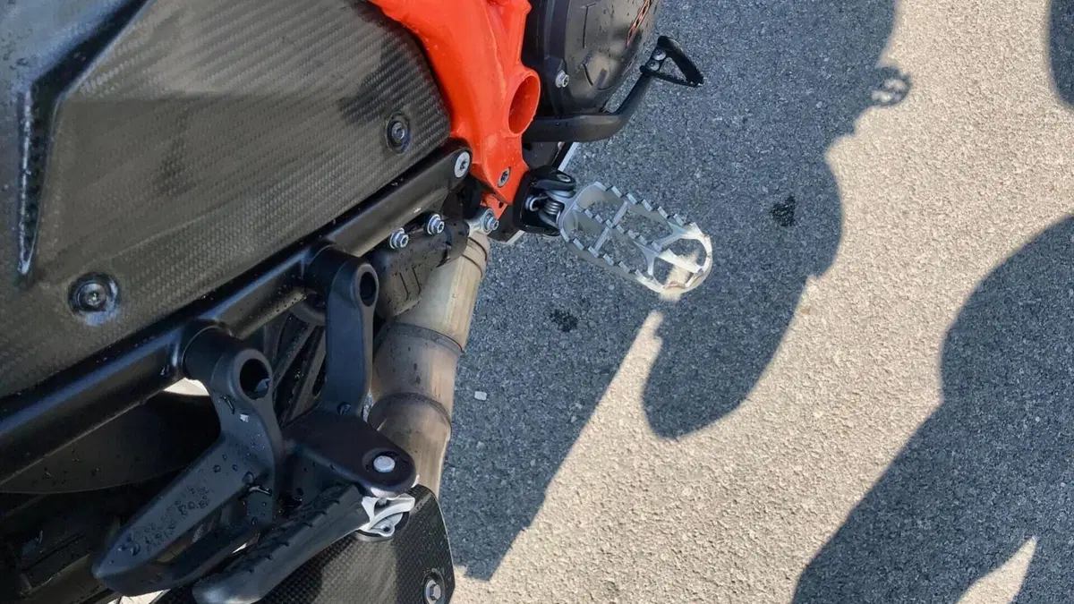 KTM 1090 Adventure R (2017 - 19)  (2)