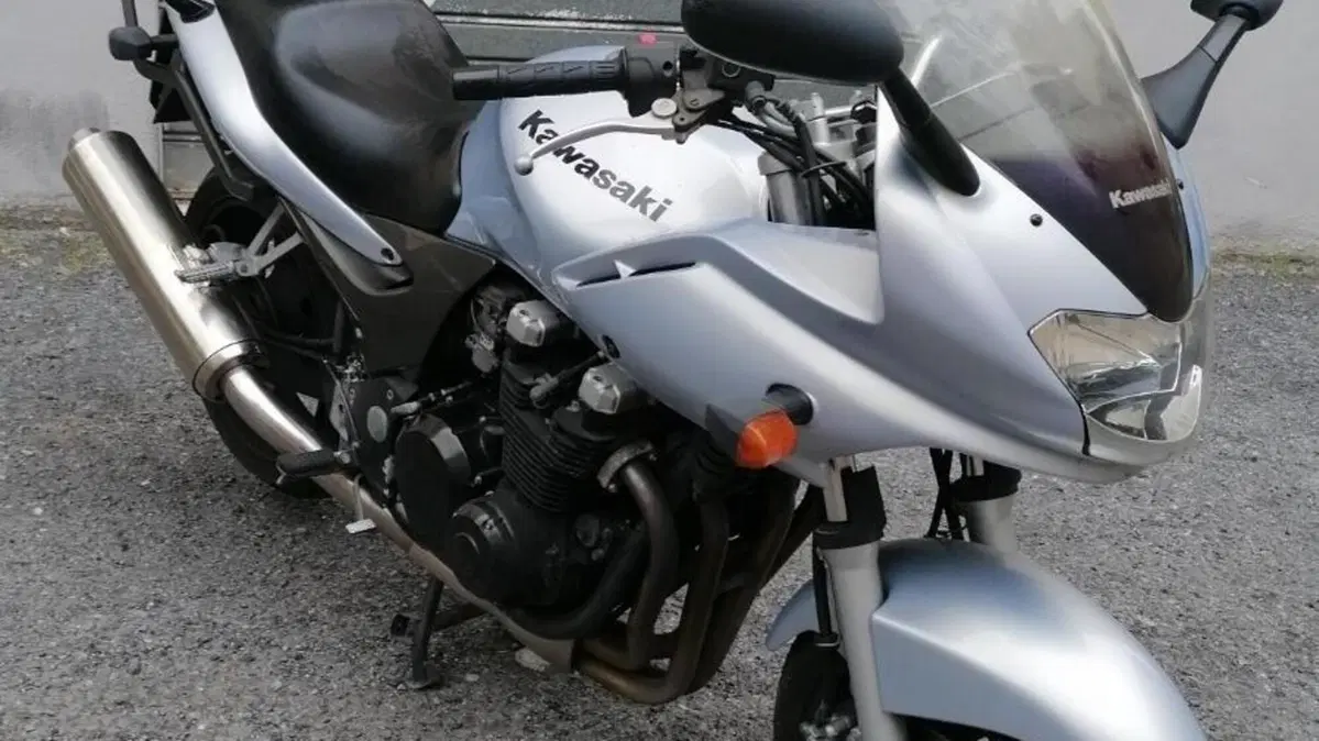 Kawasaki ZR-7 (2001 - 04) 
