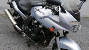 Kawasaki ZR-7 (2001 - 04) 
