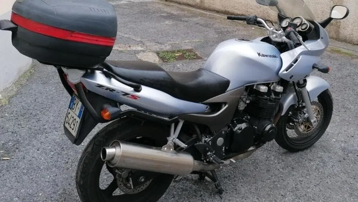 Kawasaki ZR-7 (2001 - 04)  (7)