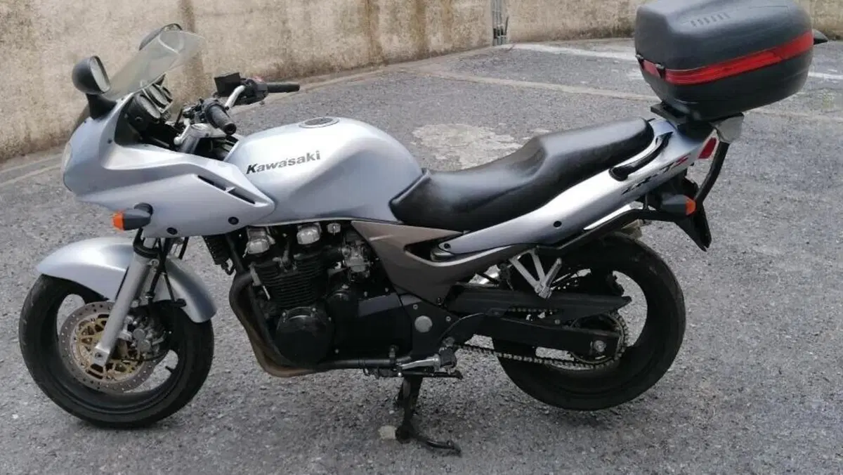 Kawasaki ZR-7 (2001 - 04)  (8)