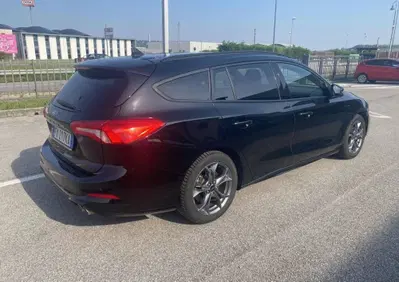 Ford Focus Station Wagon 1.0 EcoBoost 125 CV SW ST-Line (4)