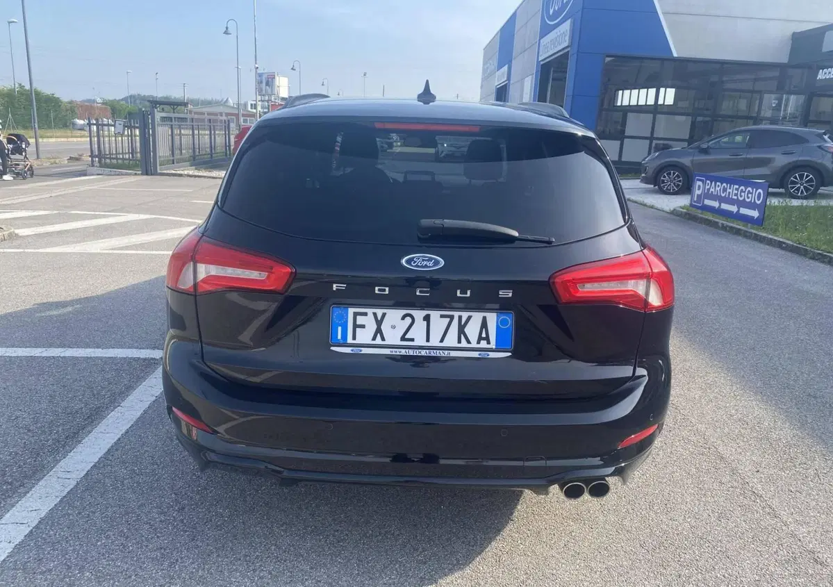 Ford Focus Station Wagon 1.0 EcoBoost 125 CV SW ST-Line (6)
