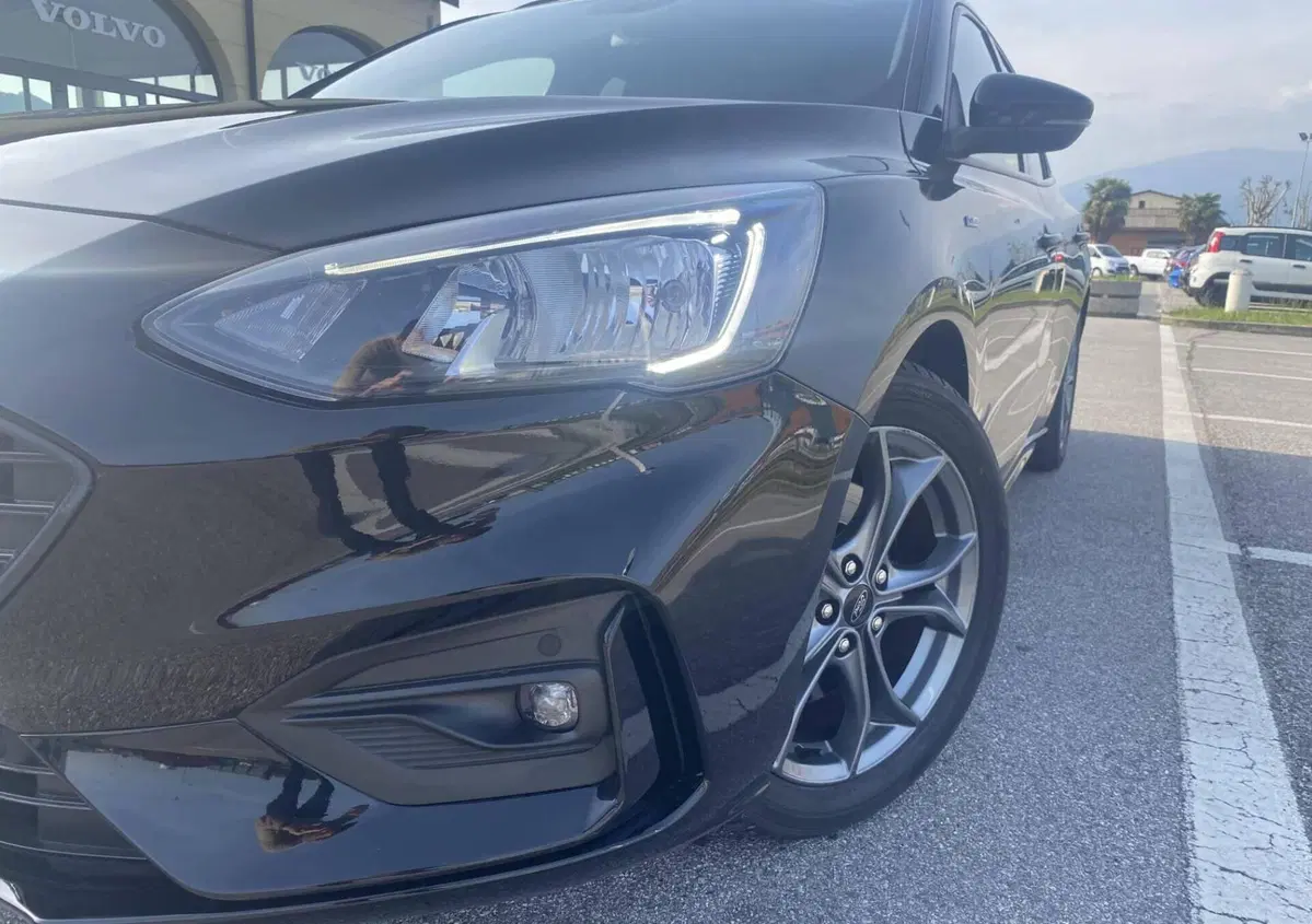 Ford Focus Station Wagon 1.0 EcoBoost 125 CV SW ST-Line (7)