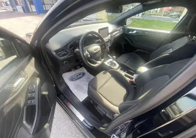 Ford Focus Station Wagon 1.0 EcoBoost 125 CV SW ST-Line (12)