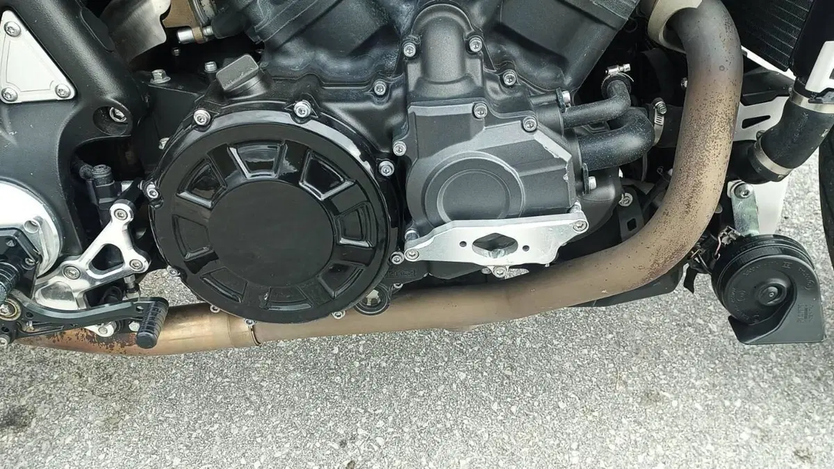 Yamaha VMAX (2008 - 17)  (8)
