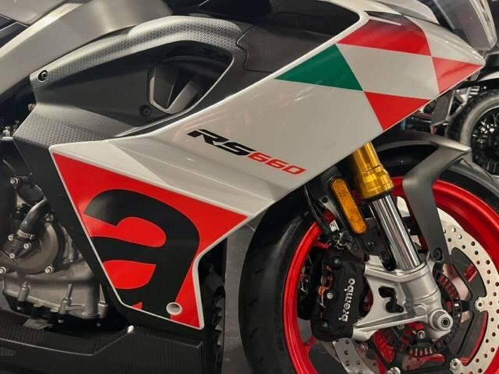 Aprilia RS 660 Extrema: leggerezza e nostalgia - SuperBike Italia