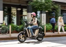 Alla scoperta degli store più green di Milano con l'Askoll XKP L3 - TEST