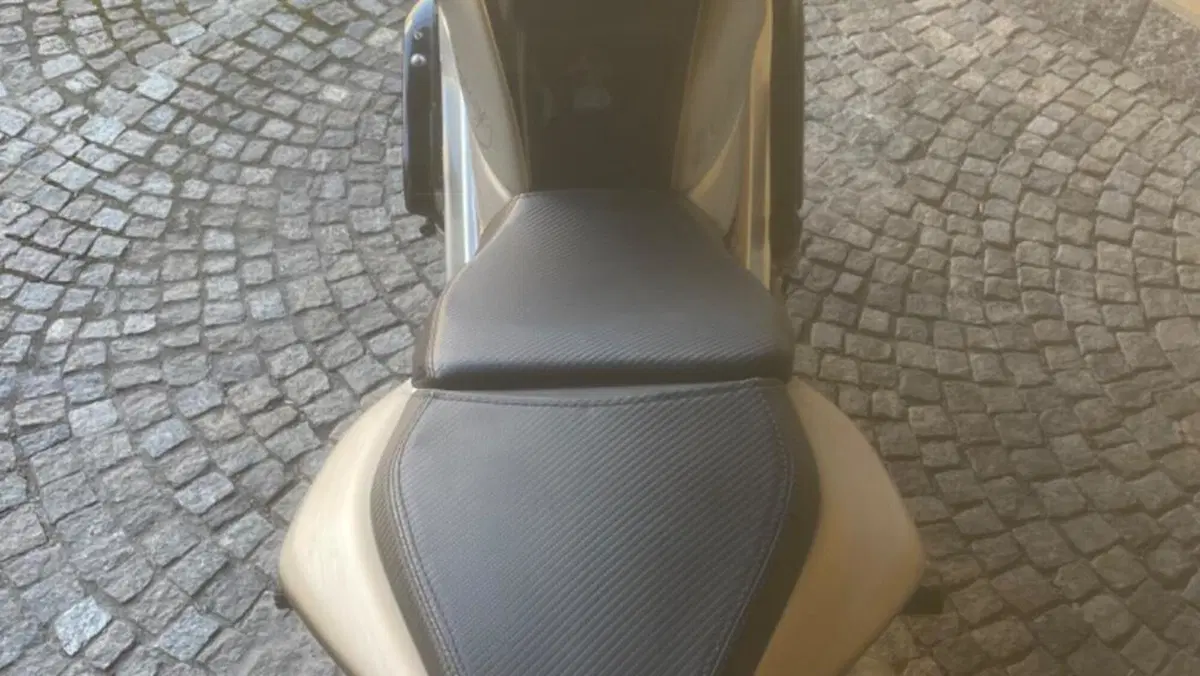 Aprilia RSV 1000 (1998 - 99)  (6)