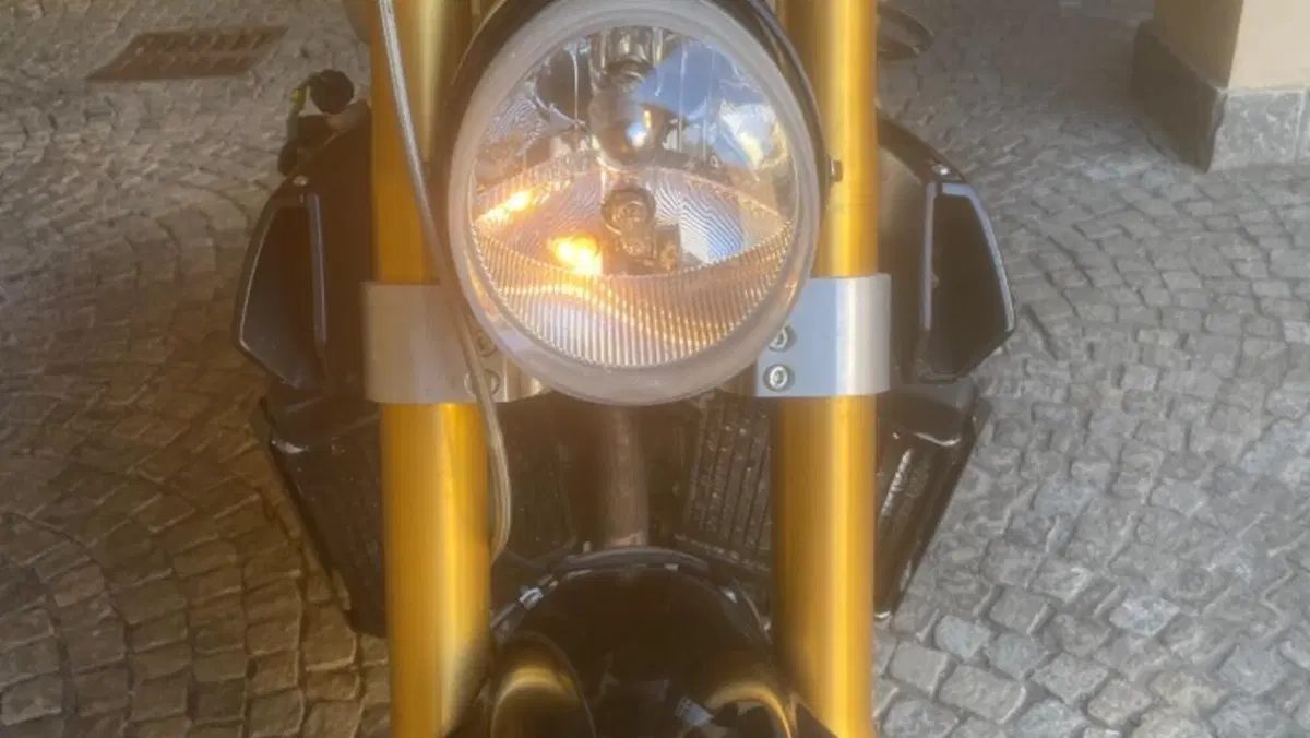 Aprilia RSV 1000 (1998 - 99)  (7)