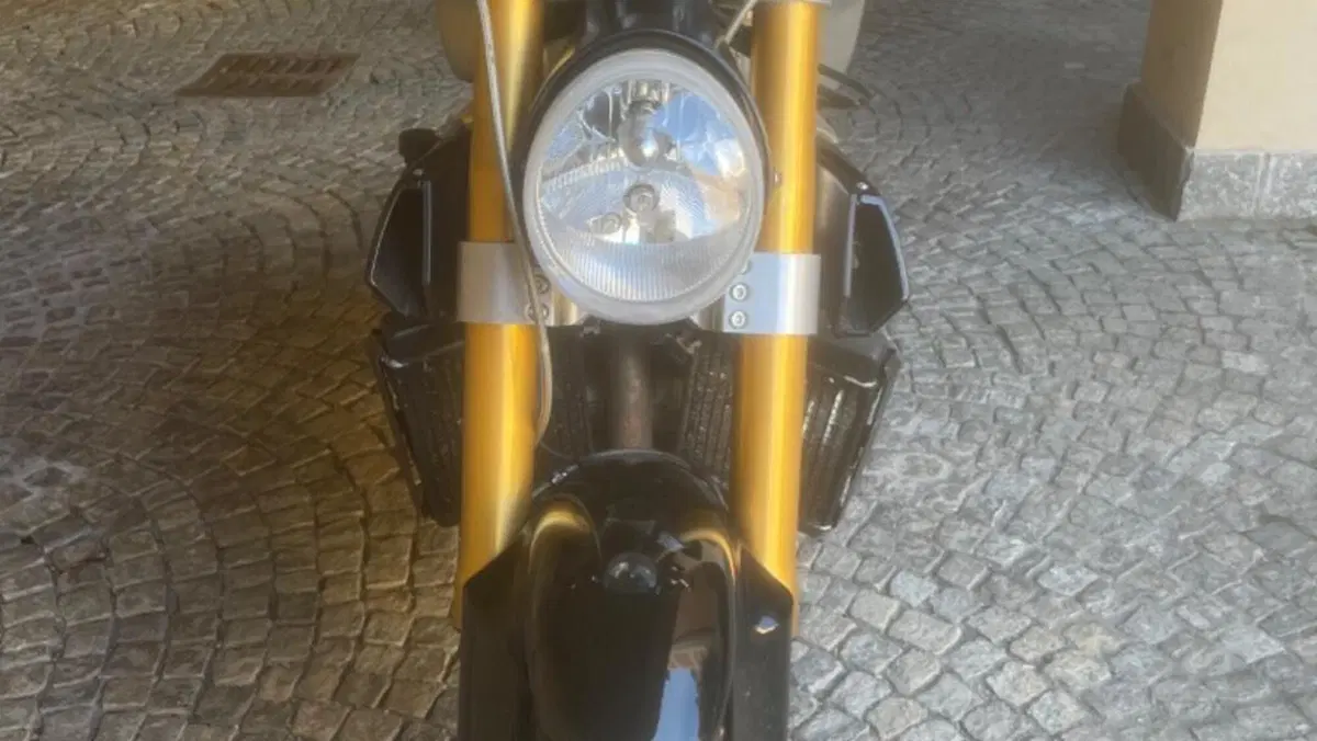 Aprilia RSV 1000 (1998 - 99)  (11)