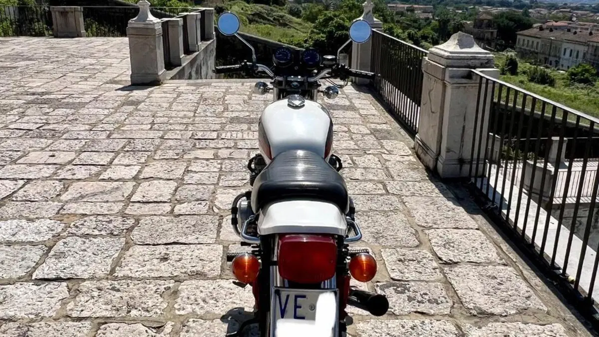 Kawasaki   (6)