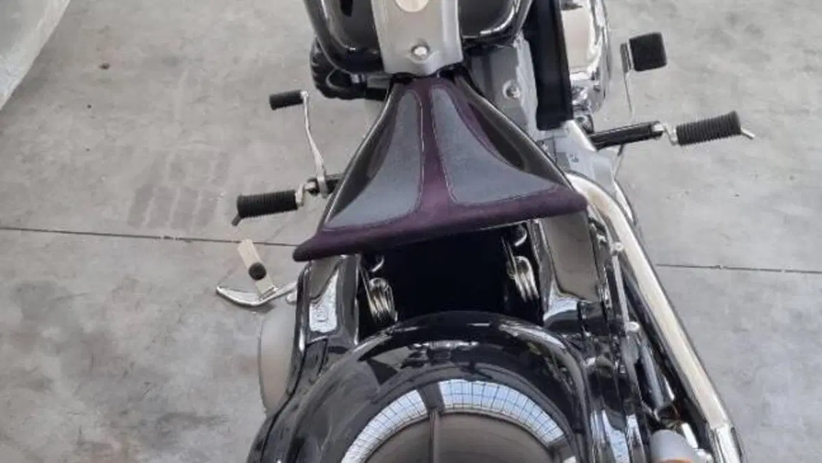 Harley-Davidson 1584 Rocker (2008 - 09) - FXCW  (4)