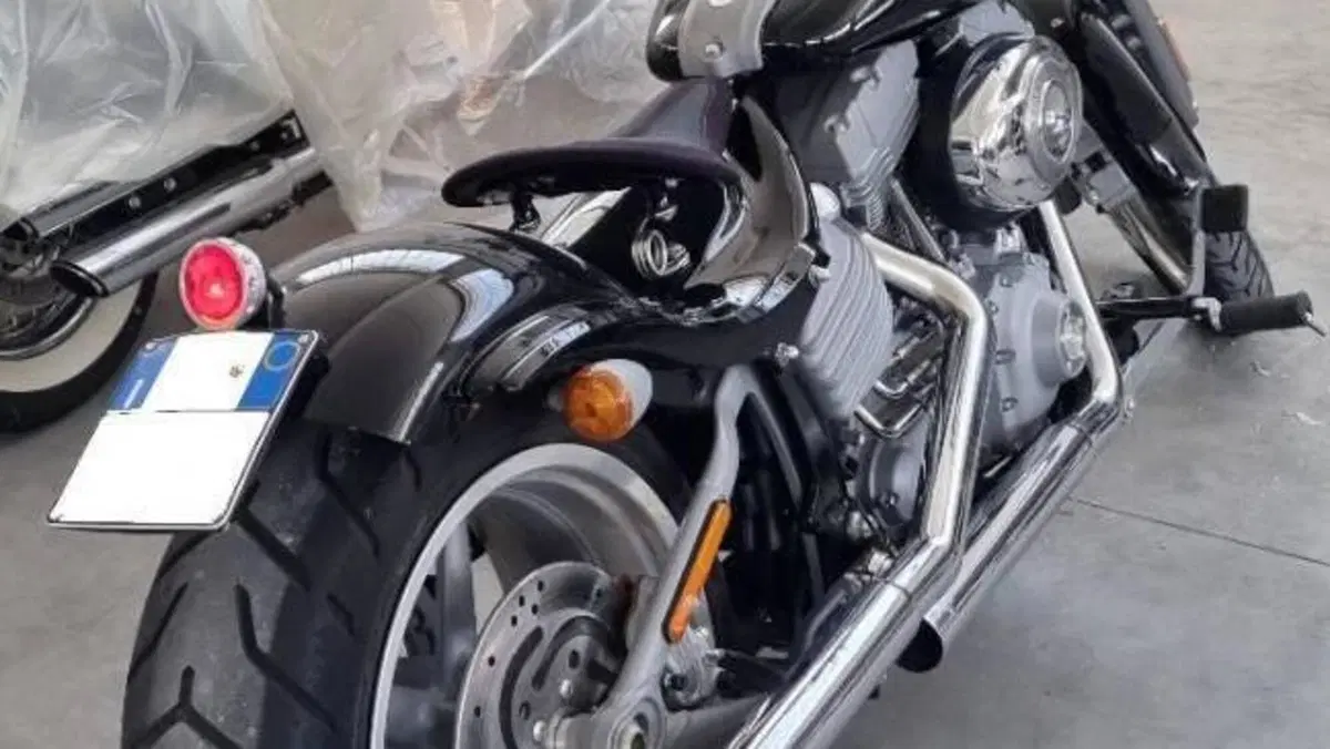 Harley-Davidson 1584 Rocker (2008 - 09) - FXCW  (7)