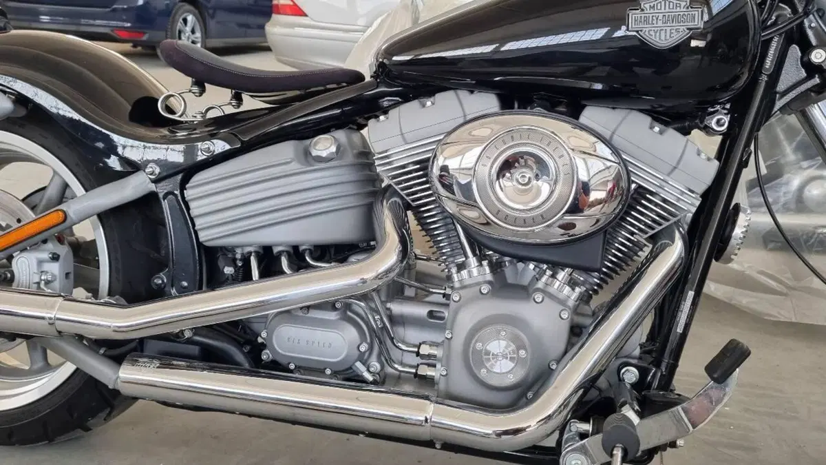 Harley-Davidson 1584 Rocker (2008 - 09) - FXCW  (10)