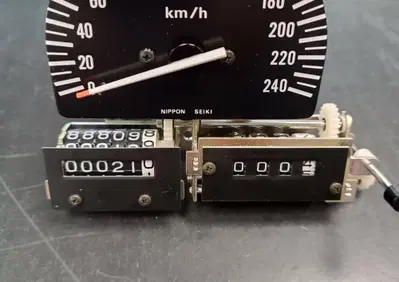 Conta km GSX 750E -1100E "faro quadro" Suzuki - Annuncio 9207575