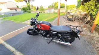 Moto Guzzi V7 II Stone (2015 - 17)