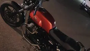 Moto Guzzi V7 II Stone (2015 - 17)  (2)