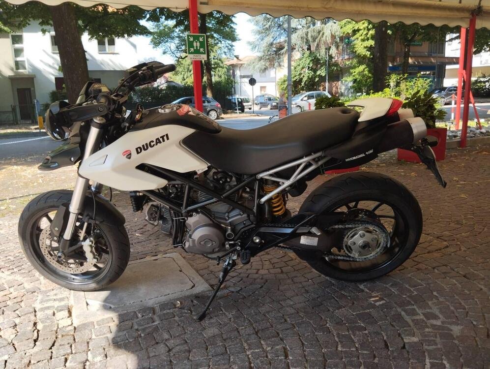 Ducati Hypermotard 796 (2012) 