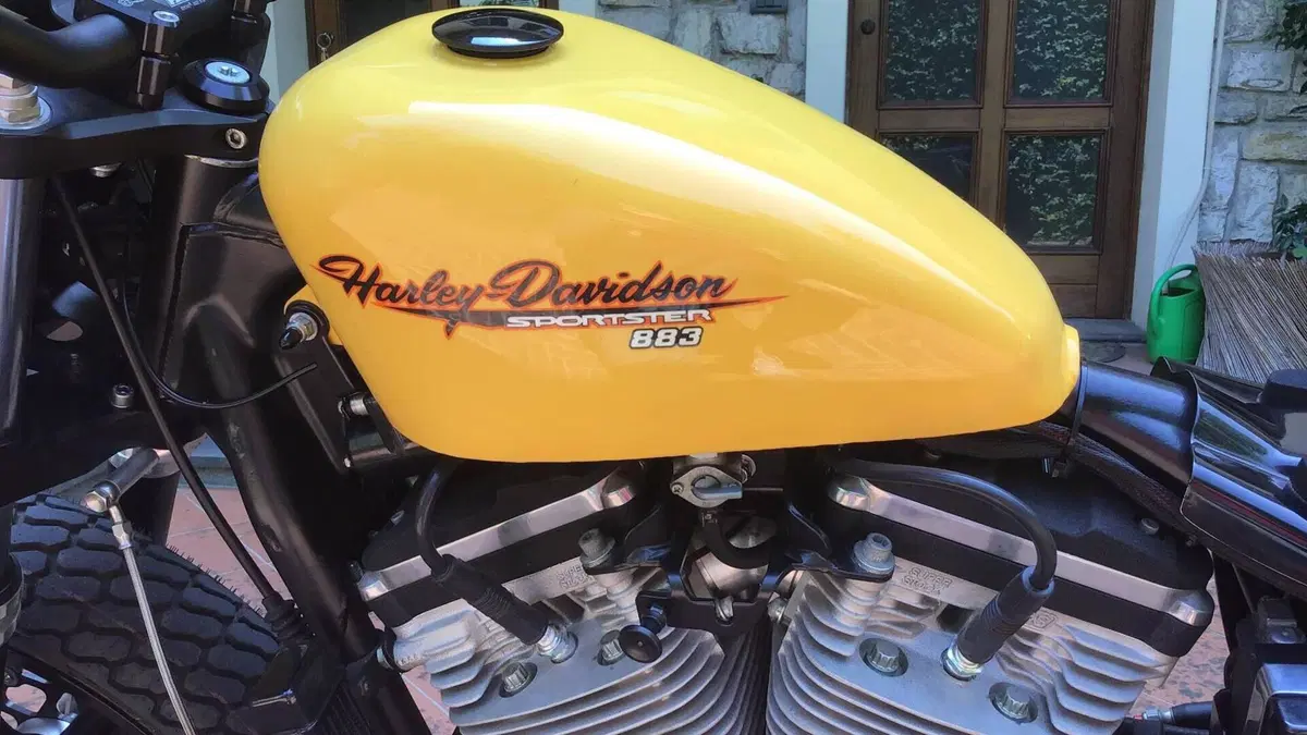 Harley-Davidson 883 Hugger (1994 - 00) - XLH  (2)