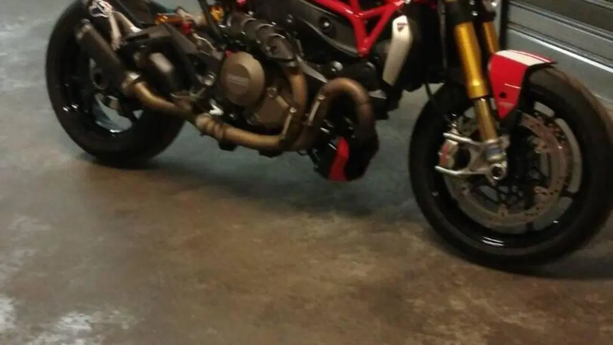 Ducati Monster 1200 S Stripe (2014 - 15)  (2)