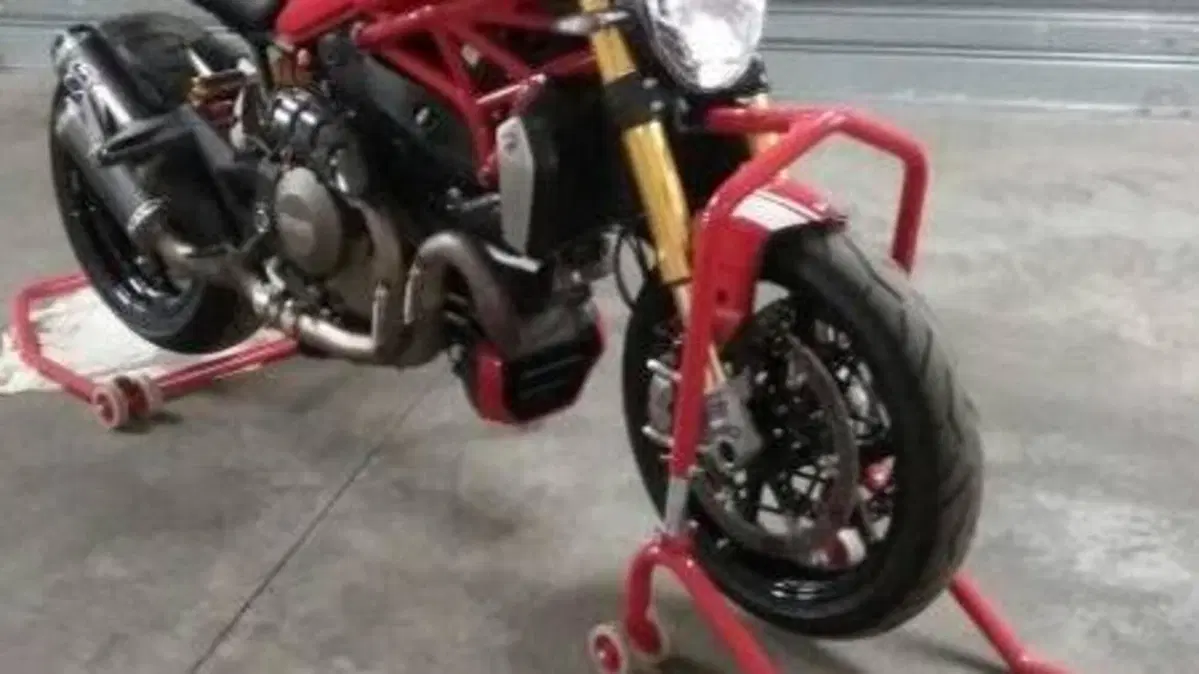 Ducati Monster 1200 S Stripe (2014 - 15)  (3)