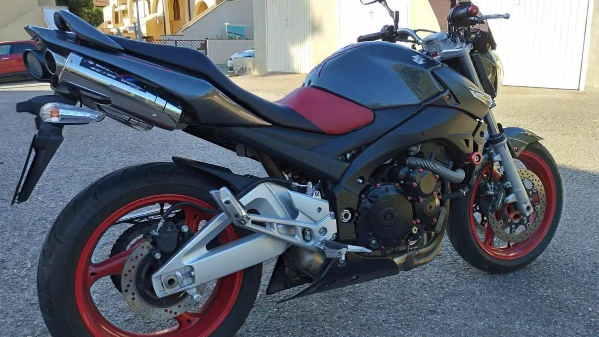 Suzuki GSR 600 (2006 - 11)  (2)