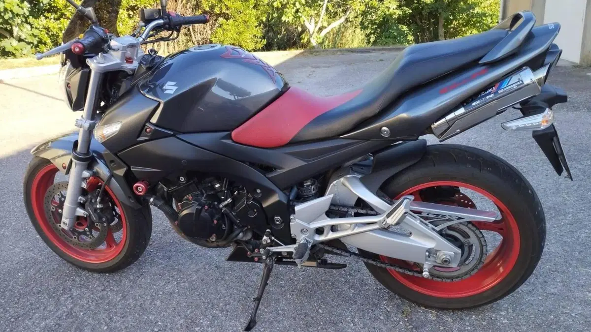 Suzuki GSR 600 (2006 - 11)  (3)