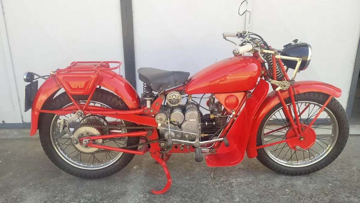 Moto Guzzi   (4)