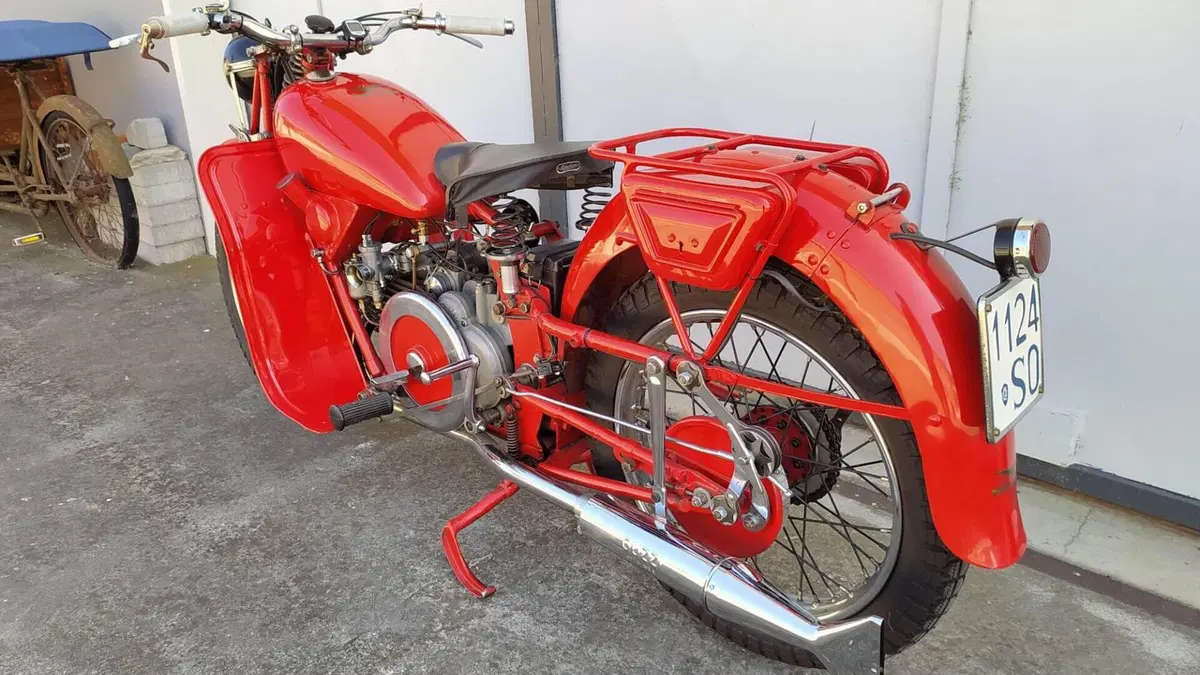 Moto Guzzi   (6)