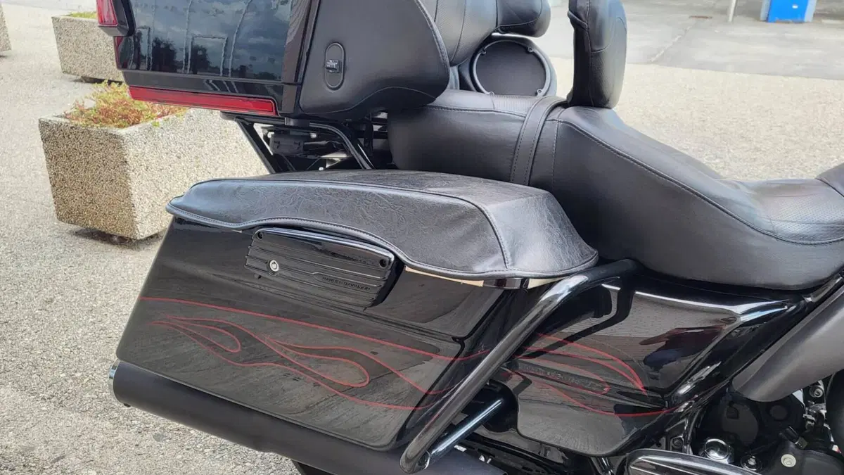Harley-Davidson 1690 Electra Glide Ultra Limited (2010 - 13) - FLHTK  (7)