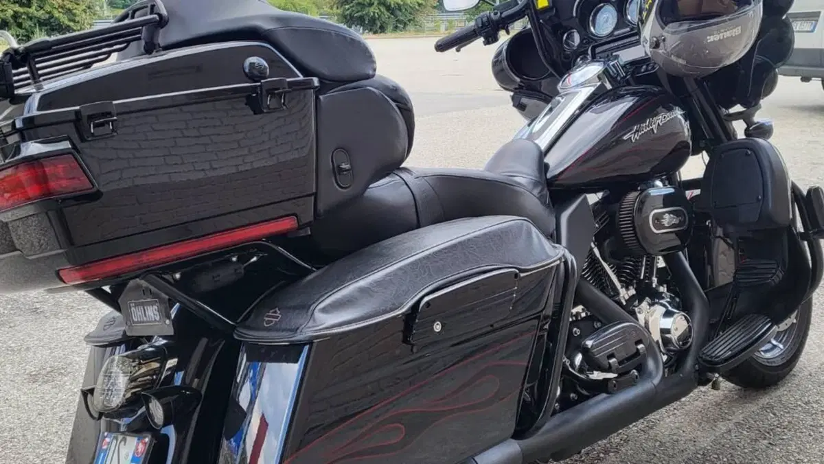 Harley-Davidson 1690 Electra Glide Ultra Limited (2010 - 13) - FLHTK  (10)