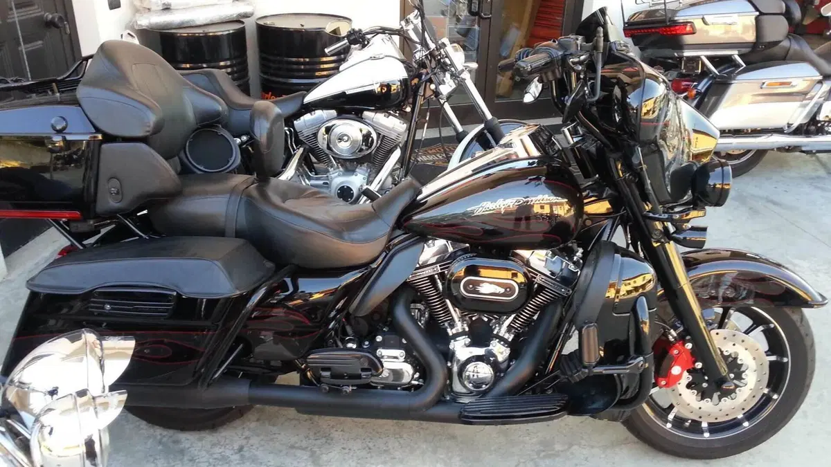 Harley-Davidson 1690 Electra Glide Ultra Limited (2010 - 13) - FLHTK  (17)