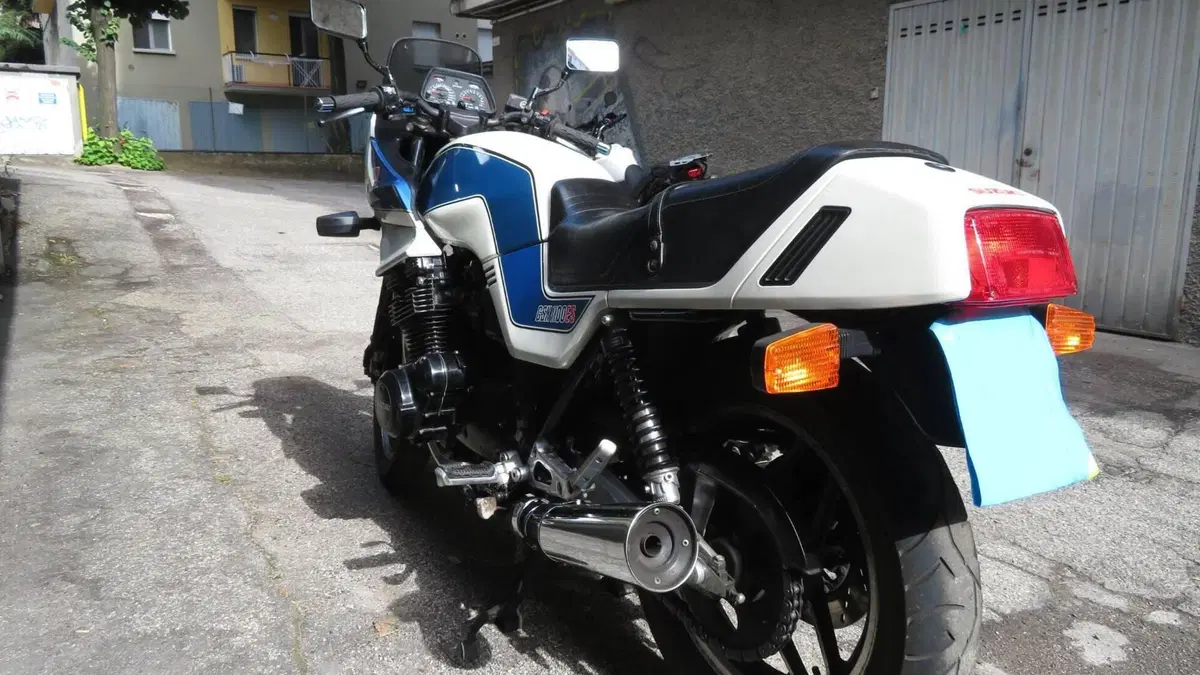Suzuki   (5)