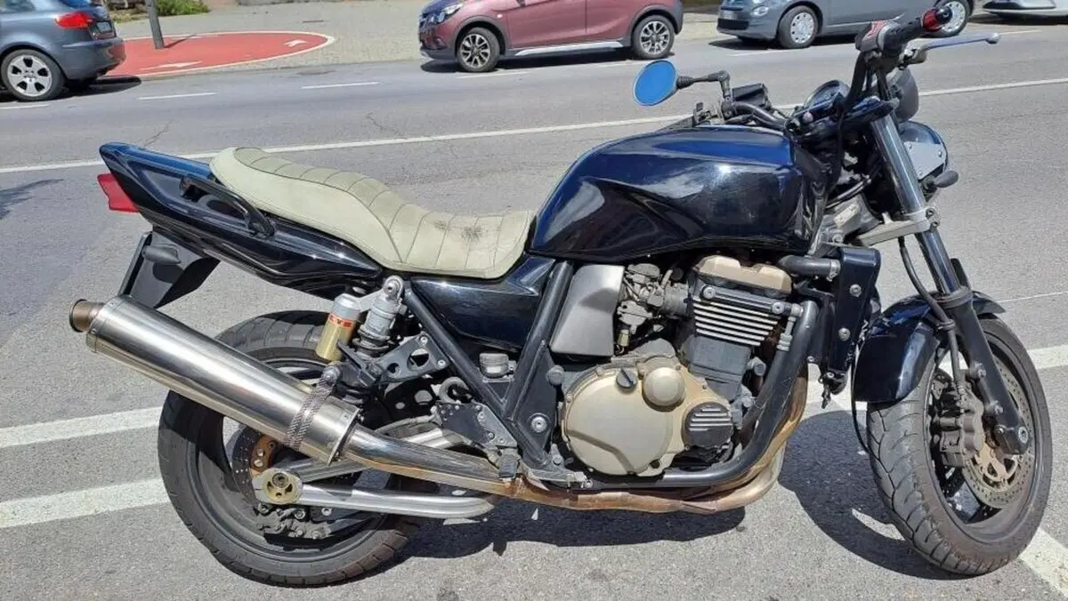 Kawasaki ZRX 1200 (2000 - 05)  (2)