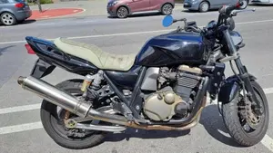 Kawasaki ZRX 1200 (2000 - 05)  (2)