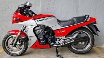 Kawasaki GPZ 900 R epoca