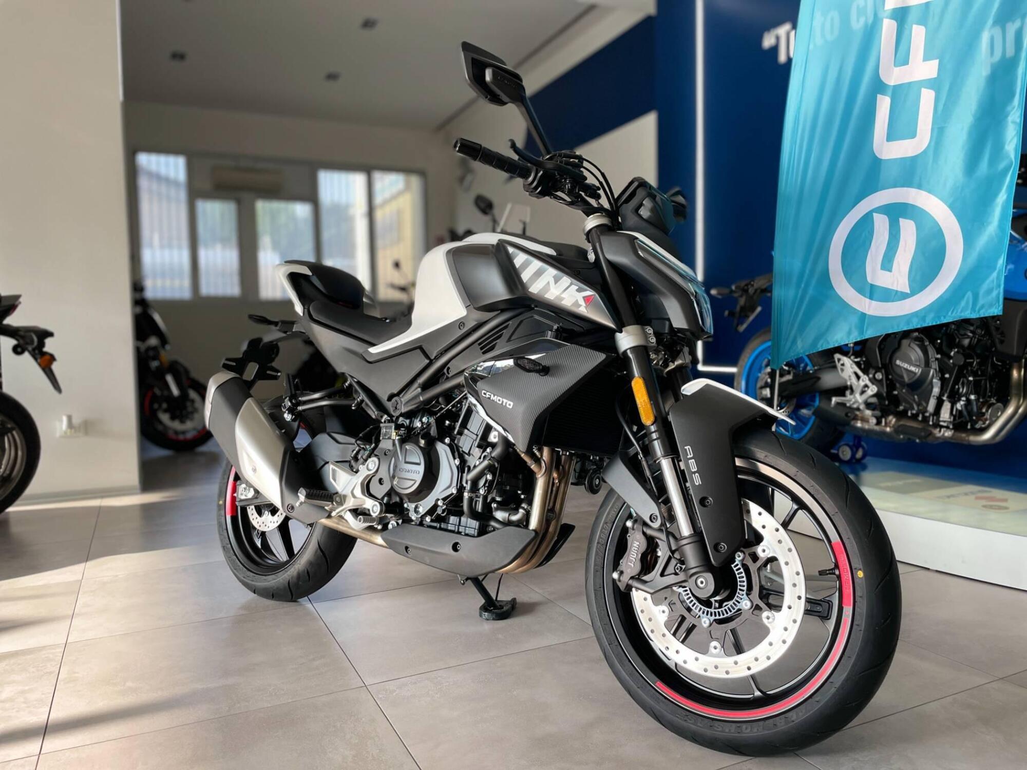 CFMOTO 450NK (2023 - 26) Nuova