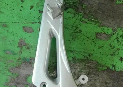 Supporto pedane ant e post Honda Deauville 650 99 - Annuncio 9270771