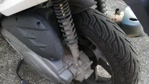 Kymco Agility 200i R16 + (2014 - 17)  (8)