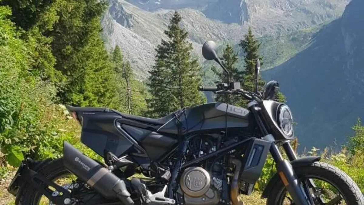 Husqvarna Svartpilen 701 (2019)  (4)