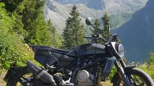 Husqvarna Svartpilen 701 (2019)  (4)