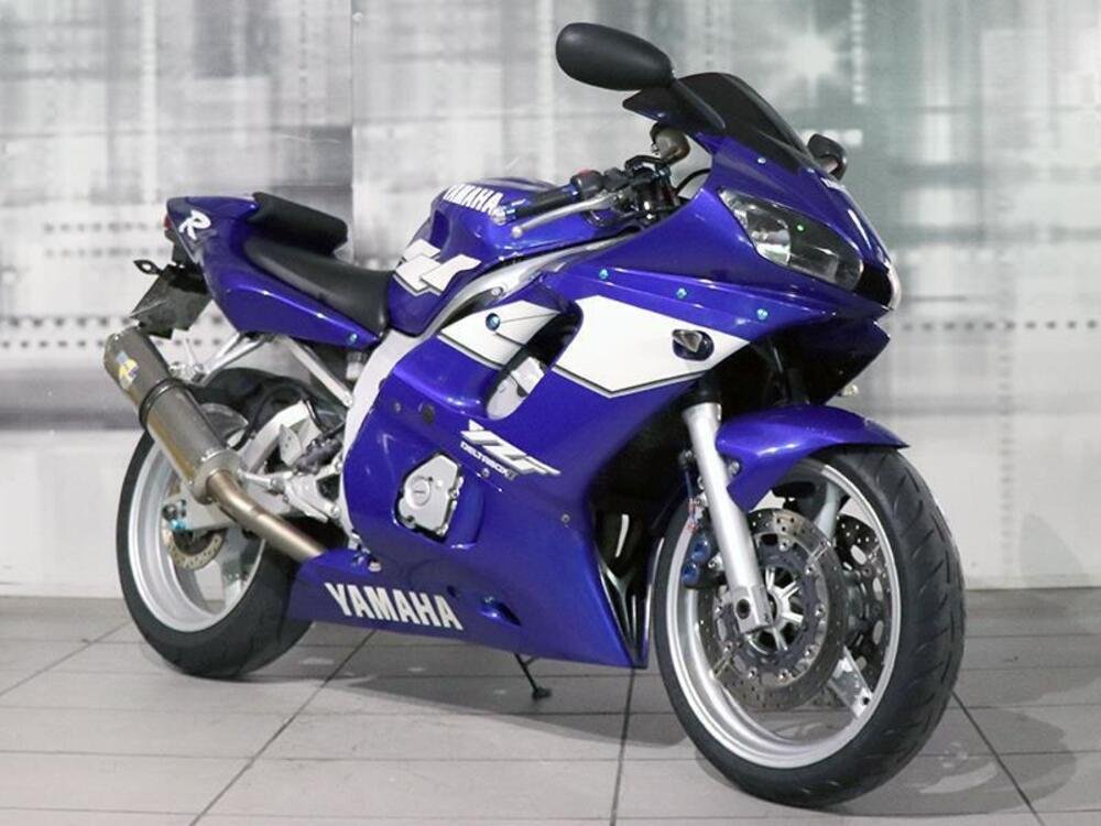 Yamaha YZF R6 (1999 - 00) 