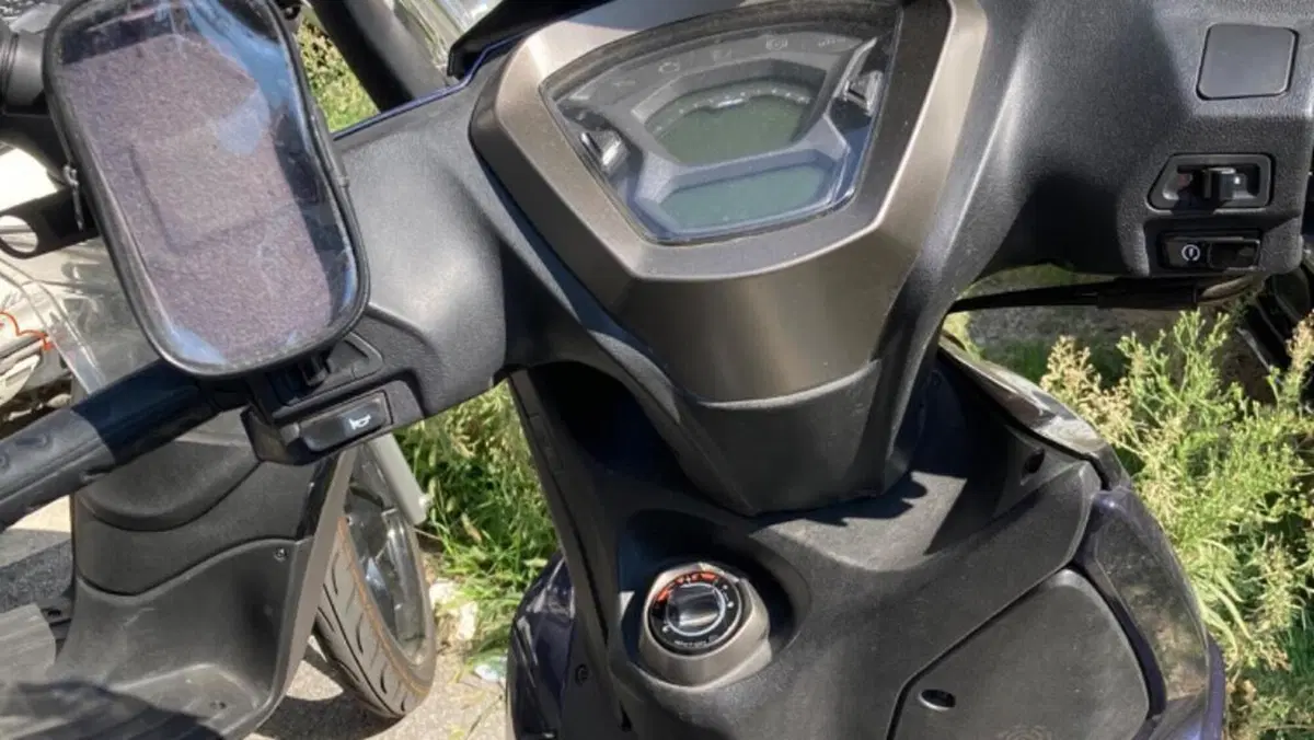 Kymco Agility 300i ABS (2019 - 20)  (4)