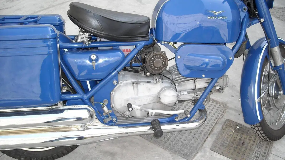 Moto Guzzi   (4)