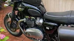 Triumph Bonneville T120 (2016 - 20)  (6)