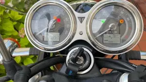 Triumph Bonneville T120 (2016 - 20)  (10)
