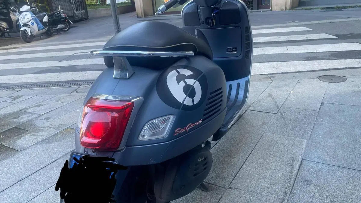 Vespa Sei Giorni 300 Hpe (2019)  (4)